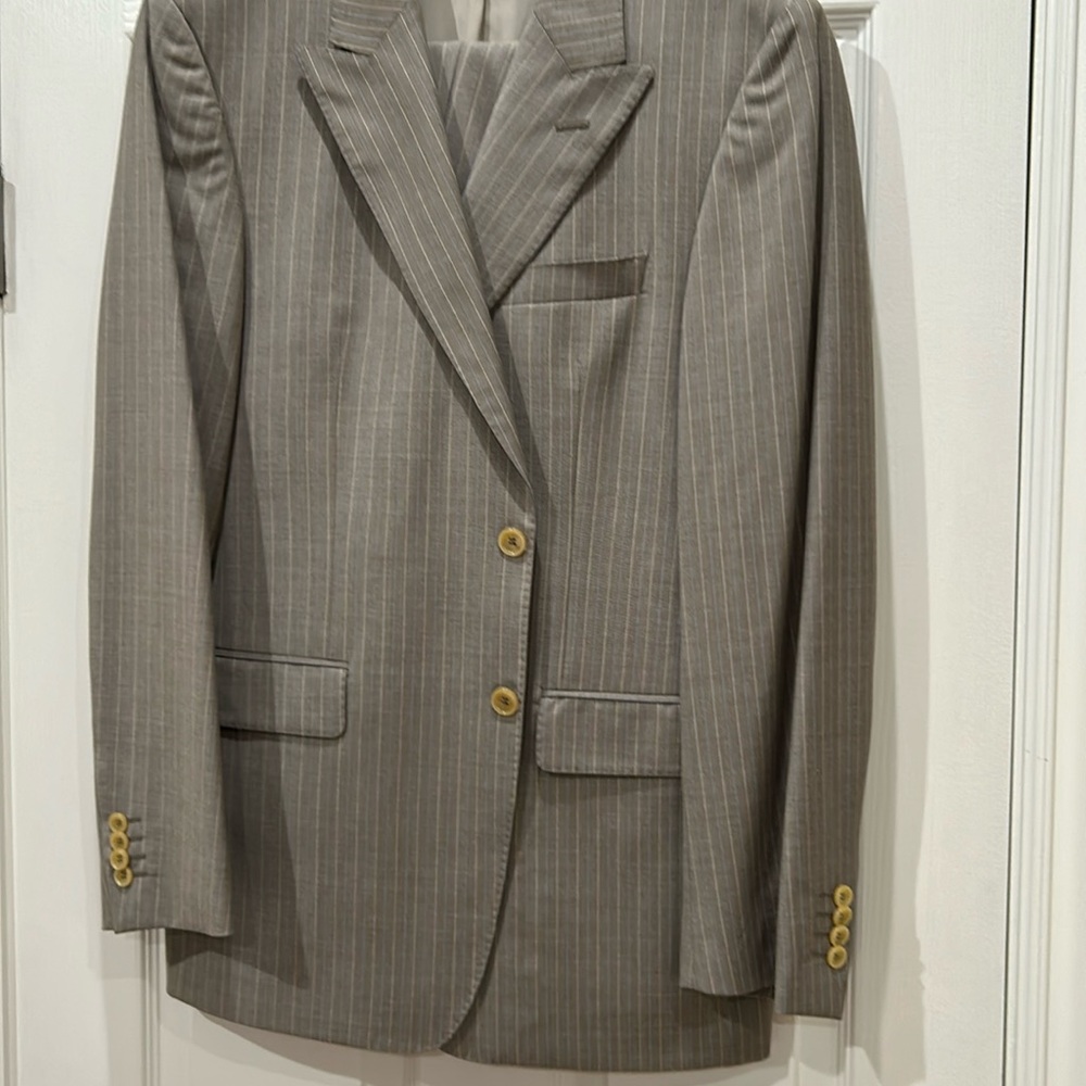 Men suit / size 52/ made in Italy/ 100% wool/ beige color